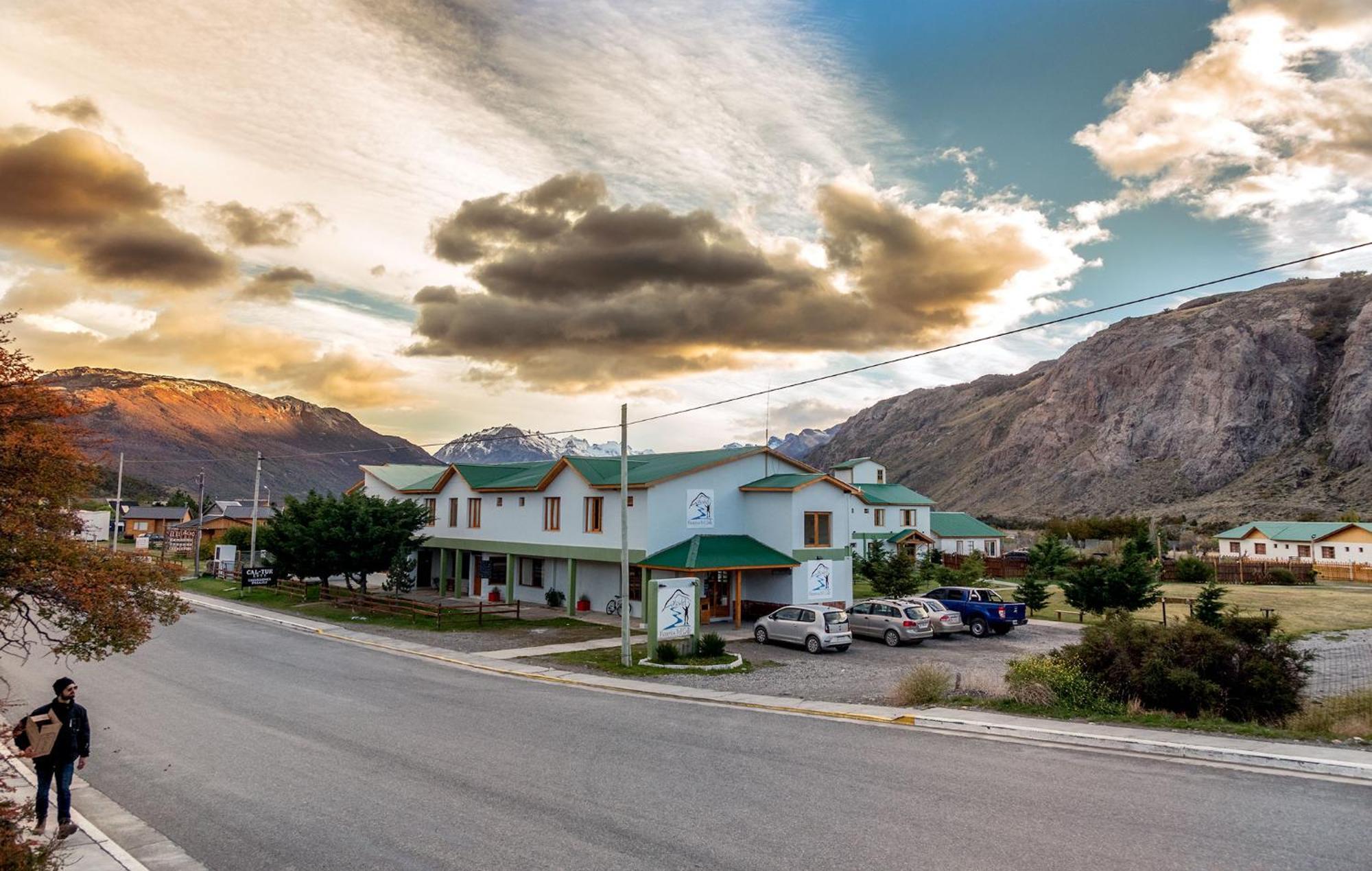 Hostel Pioneros Del Valle إل تشالتين المظهر الخارجي الصورة